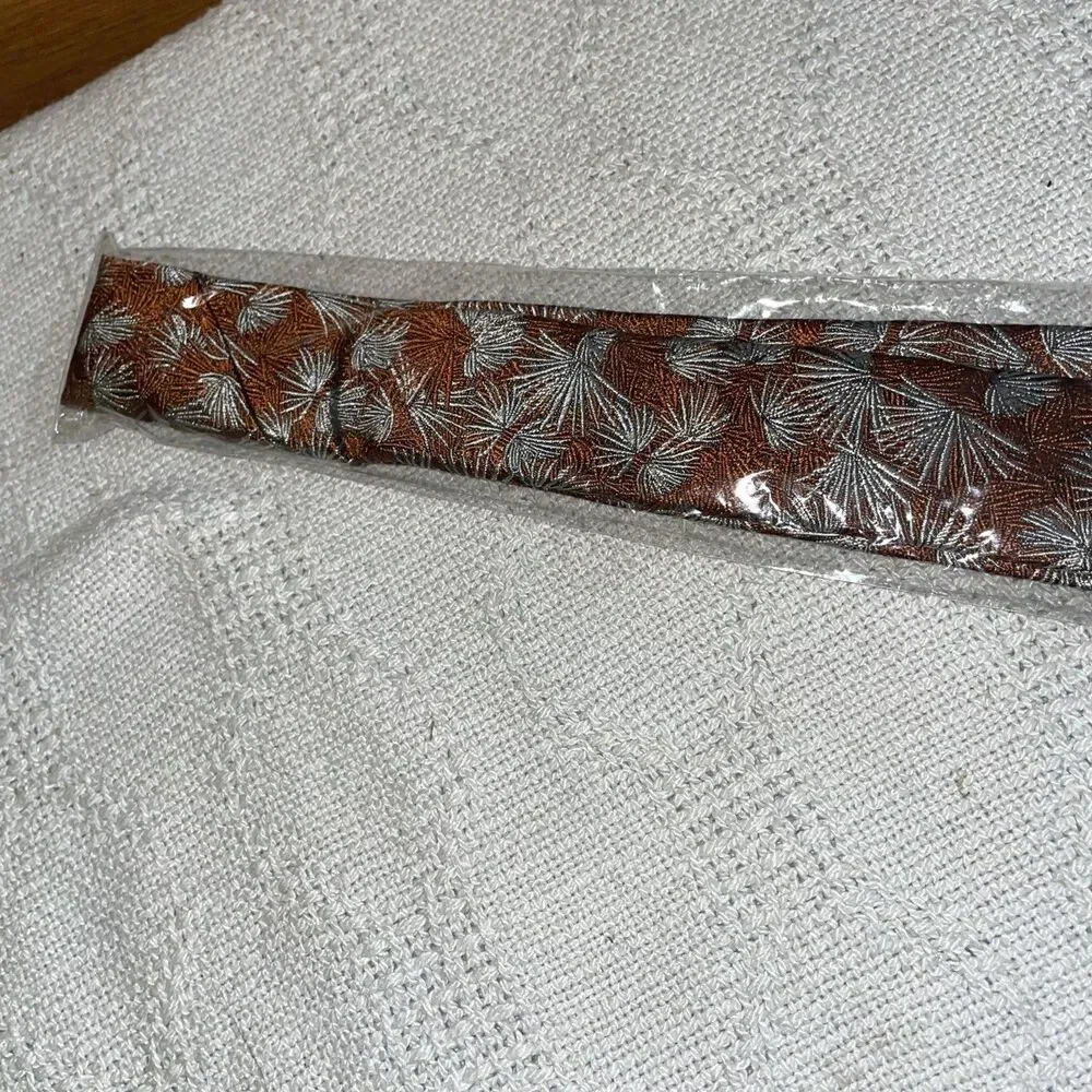 Holland & Sherry Men’s Dress Tie Size 63” 3.25” Bronze Floral Silk Business City